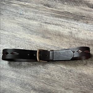 Hipwear Distressed Laser Cut Dark Brown Belt Italian Leather Made in Canada M ♠️